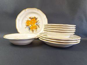 lot 116 image: $$$ Mikasa Garden Club Flowerfest - (4) 10.5 Inch Dinner Plates, (6) 8 Inch Bowls