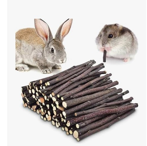 lot 3348 image: PWMENLK 200g Apple Sticks Chew Toys for Small Pets, Perfect for Rabbits Guinea Pigs Hamsters Chinchillas Gerbils and Squirrels, Great for Teeth Grinding and Snacks - Retail $0