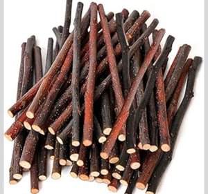 lot 3477 image: SunGrow Apple Sticks, Wood Chew Sticks for Rabbits, Chinchillas, Bunny, Hamster, Squirrel, Guinea Pigs, Small Animals Molar Pet Chew Toys Treat for Teeth Grinding 200g (7 oz) - Retail $0