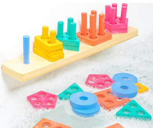 lot 3623 image: Splash stack and sort bath toys  - Retail $0