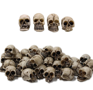 lot 3717 image: Mini Skulls Figurine Skeleton Head Miniatures for Halloween Decor, Skull Decor, Dollhouse Accessories for Halloween Decorations,40pcs - Retail $0