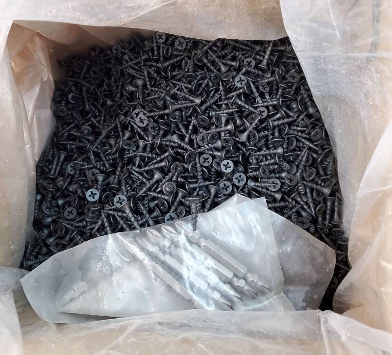 lot 45711 image: Wensilon (15 pounds 6600 pcs)#6X34 Black Fastener Drywall Screws-Phillips with coarse Threaded tip, Black, Suitable for Drywall Slate, Wood, etc. - Retail $60