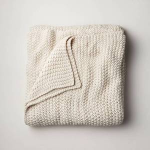 lot 8851 image: King Chunky Knit Bed Blanket Natural - Casaluna Acrylic Sweater Knit, Machine Washable - Retail $80