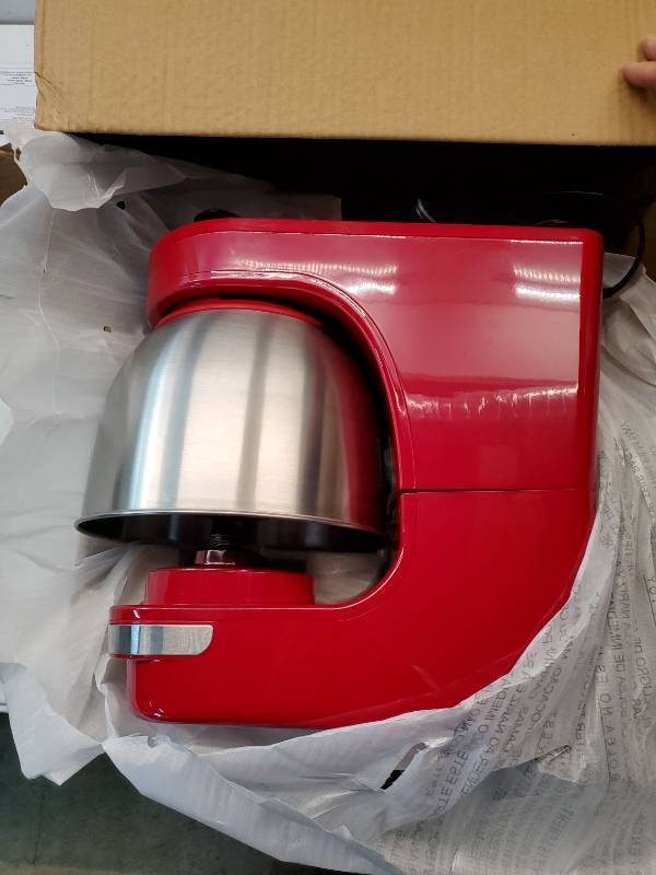 lot 26846 image: Hamilton Beach 7-Speed 4 Quart Stand Mixer, 300 Watts - Retail $180