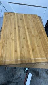 lot 20113 image: Large Bamboo Cutting Board