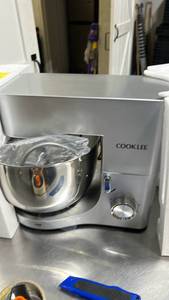 lot 20129 image: Cook Lee Stand Mixer with Stainless Steel Bowl