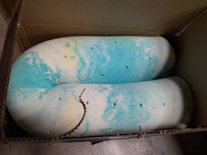 lot 63232 image: Large 27x15x17 matress topper