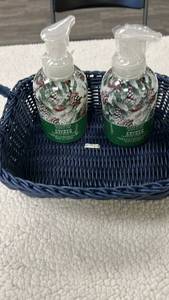 lot 16030 image: HomeWorx by Slatkin  Co. S2 22oz Balsam Gel Hand Soap