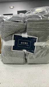 lot 16047 image: Home Reflections 100% Cotton Solid & Texture Towel Set
