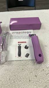 lot 16049 image: Prepology Set of 2 2-Piece Pan Grippers