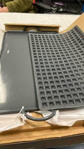 lot 11000 image: Technique 2-Piece Silicone Baking Board w Crisping Mat
