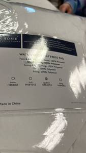 lot 11015 image: Home Reflections Waterproof Mattress Pad -Queen