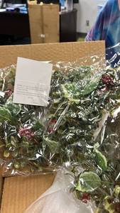 lot 11030 image: Set of 2 Glistening Berry and Leaf Candle Rings by Valerie