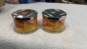 lot 13016 image: HomeWorx by Slatkin  Co. S2 18oz White Sangria Candles