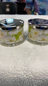 lot 13020 image: HomeWorx by Slatkin  Co. S2 18oz Pear Blossom Candles