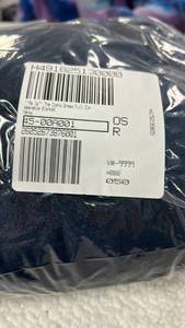 lot 10023 image: The Comfy Dream Full Zip Wearable Blanket