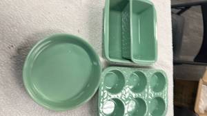 lot 10035 image: Temp-tations Woodland Bakeware Set