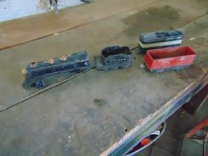 lot 4283 image: 4 Metal Assorted - Train CarsPieces - Repurpose for decor