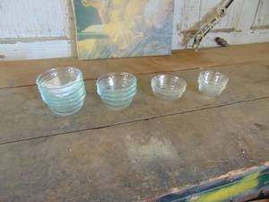 lot 4290 image: Selection of Clear Pyrex Cereal and Berry Bowls
