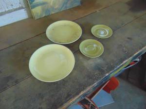 lot 4295 image: Russel Wright Iroquis China Plates - Avocado