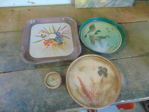 lot 4298 image: 3 Trays and a Coaster