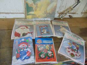lot 4304 image: NIP - Xmas Themed - KnittingNeedlework Kits