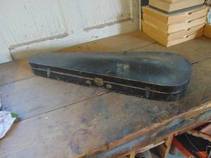 lot 4310 image: Vintage Violin Case - - See Pictures