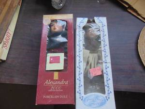 lot 4324 image: Pair of Porcelain Dolls - NIP