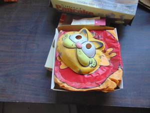 lot 4325 image: Vintage Garfield Halloween Costume