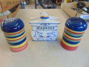 lot 4340 image: Salt and Pepper - Napkin Holder