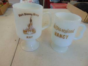 lot 4357 image: Pair of Disneyland - Coffee Cups