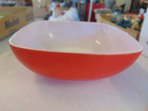 lot 4362 image: Red Pyrex Mixing Bowl