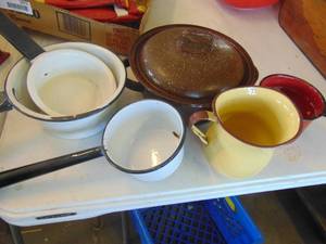 lot 4364 image: Selection of Enamelware