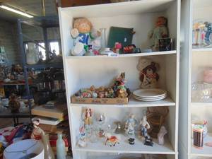 lot 4369 image: Contents of 3 Shelves