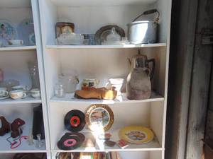 lot 4371 image: Contents of 3 Shelves - Records