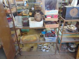 lot 4375 image: Contents of Brown Shelf - Train
