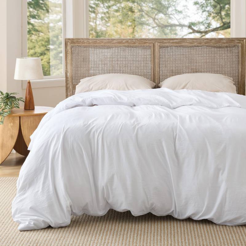lot 49789 image: Bedsure Duvet Cover King Size Only - Prewashed Cotton-Like Polyester Extra Soft All Season Bedding, Includes 1 Duvet Cover 104x90 Inches with Zipper Closure, White, Comforter Not Included - Retail $25