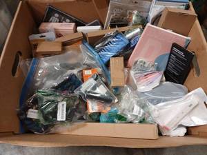 lot 61692 image: Mystery Box