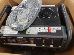 lot 53494 image: Briggs & Stratton Storm Responder 8500W Portable Generator- Facoty Reconditioned