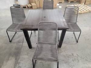 lot 53496 image: Aluminum slat table with four chairs new in box