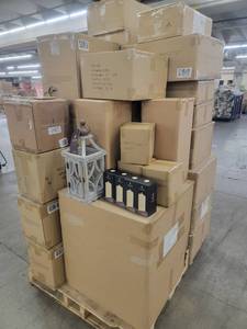 lot 60764 image: Luminara Lanterns & Matchless Candles Sets Pallet XL