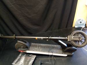 lot 1016 image: Electric Scooter with Folding Mechanism - Retail $150