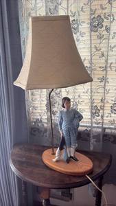 lot 60607 image: Colonial Figure Table Lamp with Fabric Shade - Retail $35