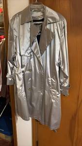 lot 60657 image: Chiago by Fleet Street Womens Trench Coat - Retail $25