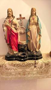 lot 60672 image: Sacred Heart Jesus and Mary Religious Statue Set with Holy Water Font - Retail $45