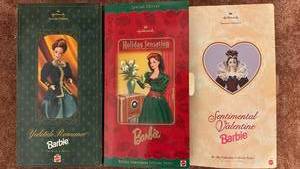 lot 60683 image: Hallmark Special Edition Barbie Holiday Homecoming Collector Series Dolls Set - Retail $25