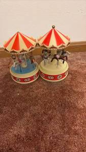 lot 60689 image: Decorative Carousel Music Boxes Set of 2 - Retail $25
