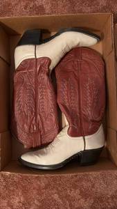 lot 60705 image: Western Cowboy Boots Brown & Cream Leather (Size Unknown) - Retail $45