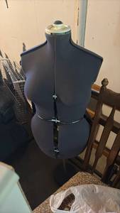 lot 60714 image: Adjustable Dress Form Mannequin with Stand - Retail $80