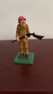 lot 60750 image: Military Action Figure with Red Beret and Rifle - Retail $5